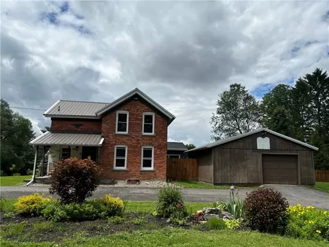 6725 Swamp Rd, Sennett, NY 13021