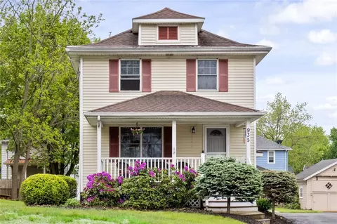 935 Whitney Rd W, Perinton, NY 14450