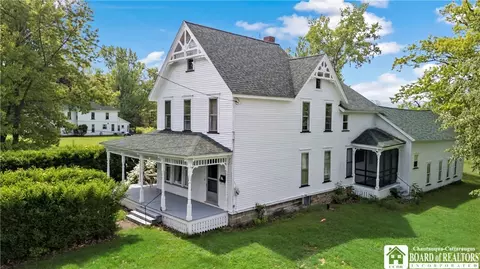 286 Temple St, Pomfret, NY 14063