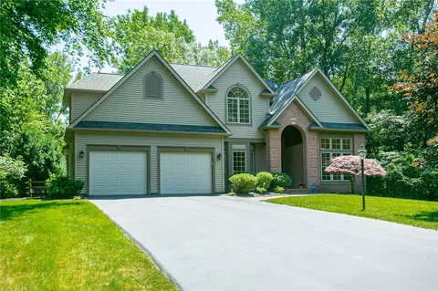 684 Galleon Dr, Webster, NY 14580