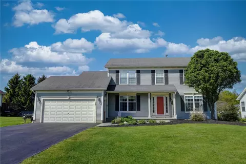48 Arborway Ln, Greece, NY 14612