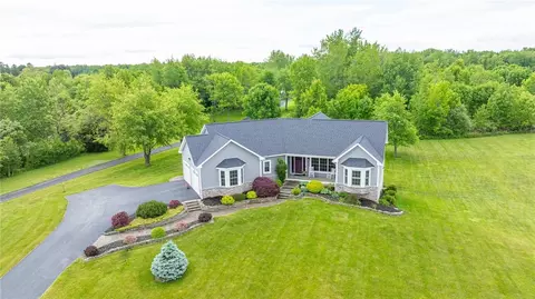 2620 Putnam Rd, Ontario, NY 14519