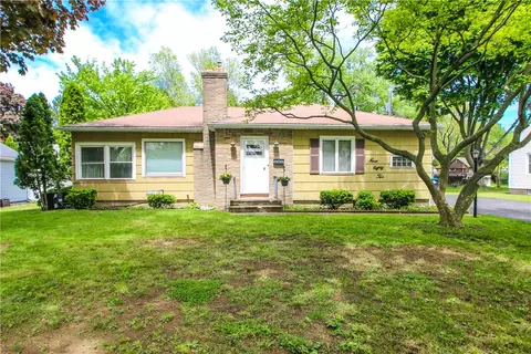 382 Brandon Rd, Irondequoit, NY 14622