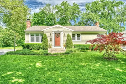 158 Roselawn Cres, Perinton, NY 14450