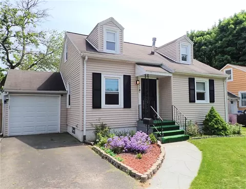 248 Bonesteel St, Greece, NY 14616