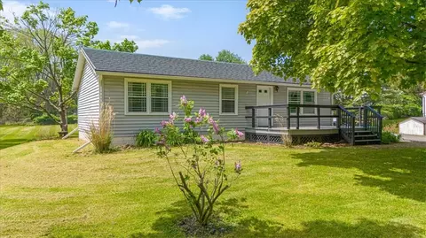2248 Bear Creek Dr, Ontario, NY 14519