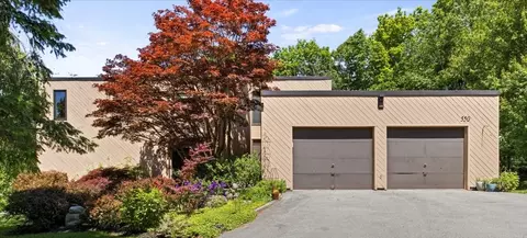 550 Phelps Rd, Honeoye Falls, NY 14472