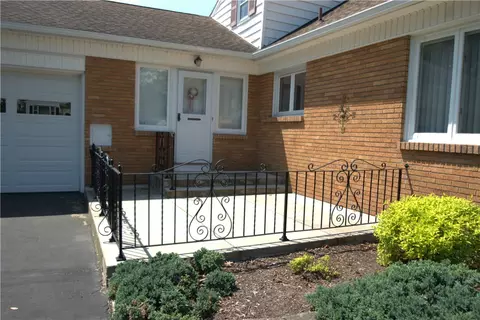 85 Armstrong Ave, Irondequoit, NY 14617 photo 2