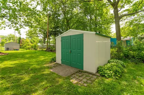 141 Wembly Rd, Greece, NY 14616 photo 9