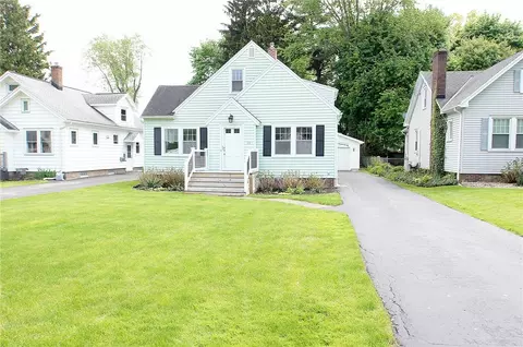 271 Colebourne Rd, Rochester, NY 14609