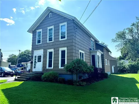 177 W Main St, Pomfret, NY 14063