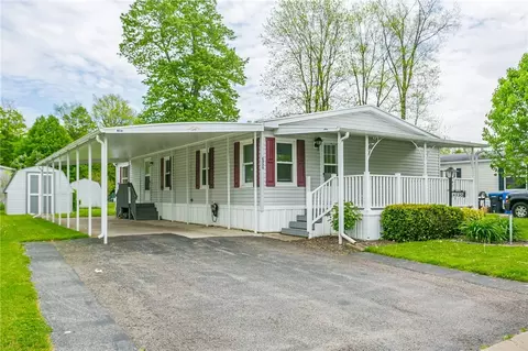 6330 Pebblebrook Ln, Williamson, NY 14589