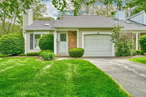 24 Walnut Cir, Webster, NY 14580