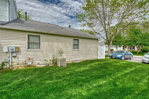 24 Walnut Cir, Webster, NY 14580 photo 7
