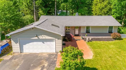 20 Doncaster Rd, Rochester, NY 14623