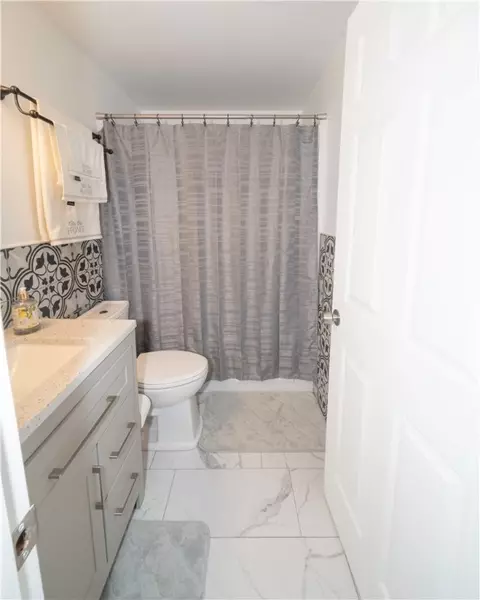 40 Constance Way E, Greece, NY 14612 photo 11