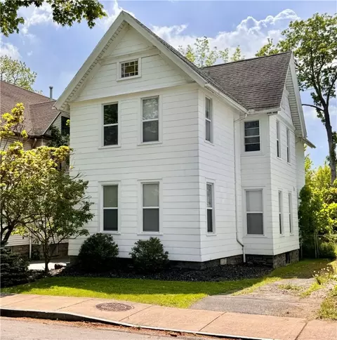 3 Burkhard Pl, Rochester, NY 14620
