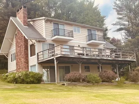 121 Skyline Dr, Bainbridge, NY 13733