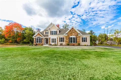 10 Colebare Way, Greece, NY 14616