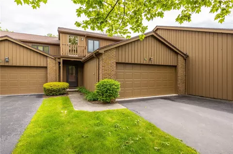 78 Great Wood Cir, Perinton, NY 14450