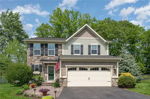 63 Tuscany Ln, Webster, NY 14580