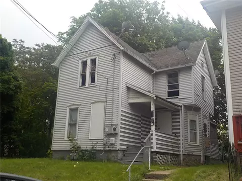 5 Bloomingdale St, Rochester, NY 14621