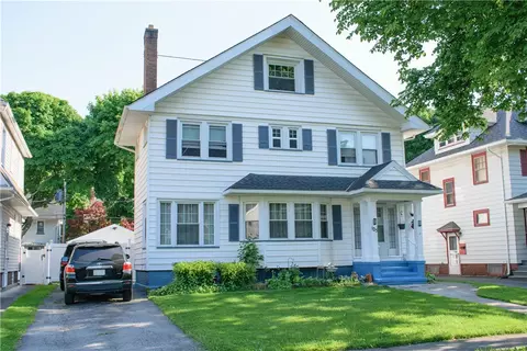 125 Roxborough Rd, Rochester, NY 14619