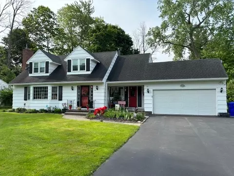 45 Baxter Dr, Greece, NY 14626