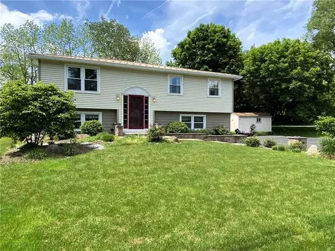 25 Wyvil Ave, Wheatland, NY 14546