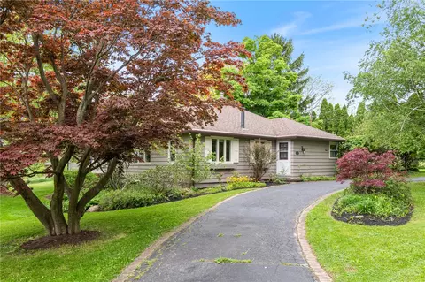 5787 Barnes Rd, Canandaigua, NY 14424