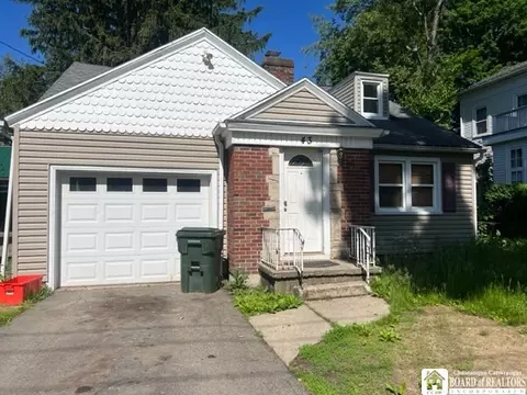 43 Liberty St, Jamestown, NY 14701