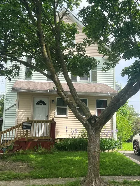 256 Roycroft Dr, Rochester, NY 14621