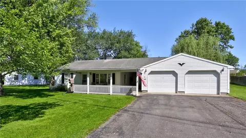 27 Amherst Rd, Waterloo, NY 13165