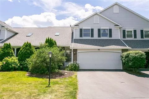 93 Marquette Dr, Rochester, NY 14618
