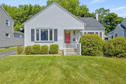 164 Crestfield Dr, Irondequoit, NY 14617