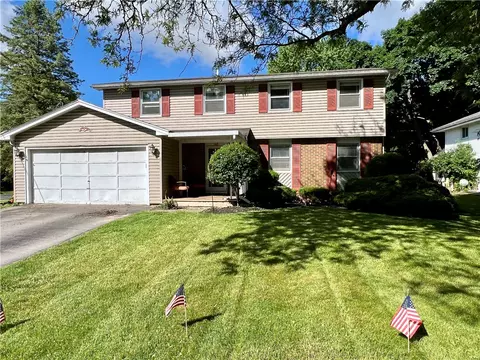 276 N Pearl St E, Canandaigua, NY 14424