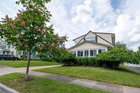 452 Washington St, Geneva, NY 14456