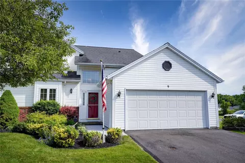 9 Daisy Ln, Chili, NY 14514