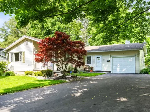 370 Wood Rd, Greece, NY 14626