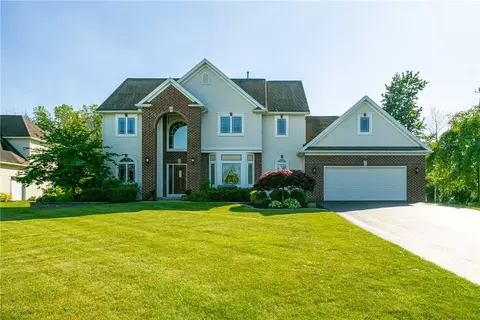 27 Lancer Pl, Webster, NY 14580