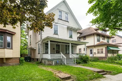86 Thorndale Ter, Rochester, NY 14611
