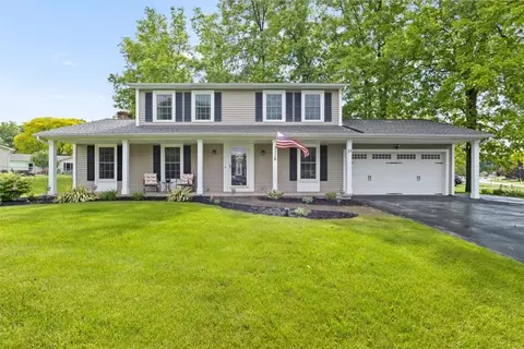 15 Josies Ln, Greece, NY 14616