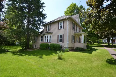 251 W Gibson St, Canandaigua, NY 14424