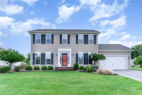 25 Willow Brg, Penfield, NY 14526