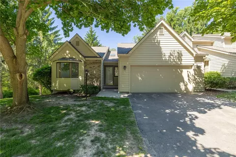 7 Centennial Ct, Perinton, NY 14450