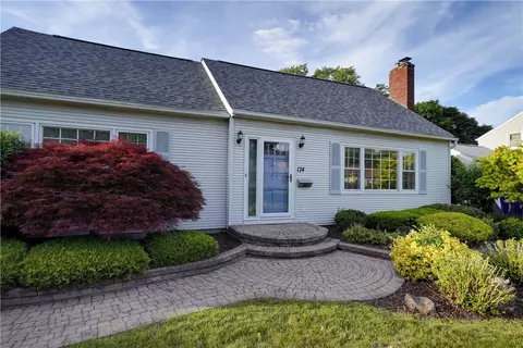 174 Dierdre Dr, Irondequoit, NY 14617 photo 36