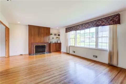 174 Dierdre Dr, Irondequoit, NY 14617 photo 5