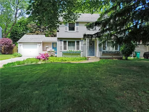 246 Wyndale Rd, Irondequoit, NY 14617