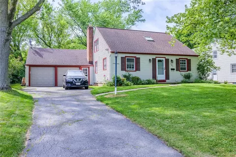 161 Varinna Dr, Rochester, NY 14618