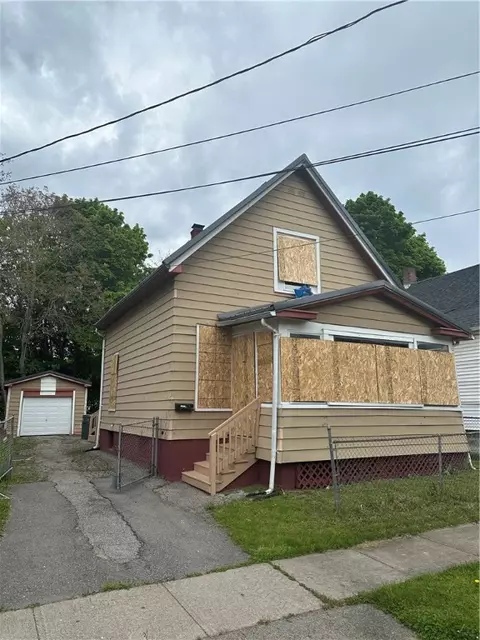 391 1st St, Rochester, NY 14605